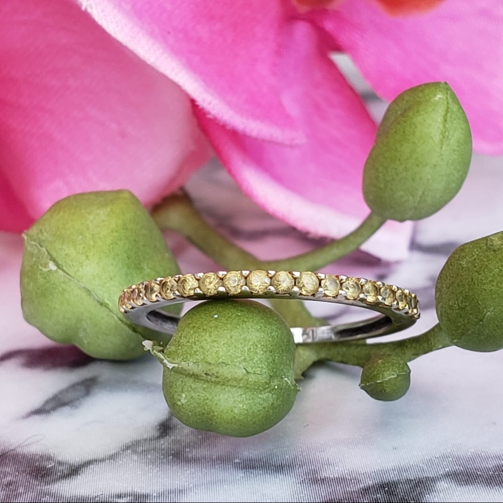 14k solid white gold yellow sapphires band - Picture 5 of 8